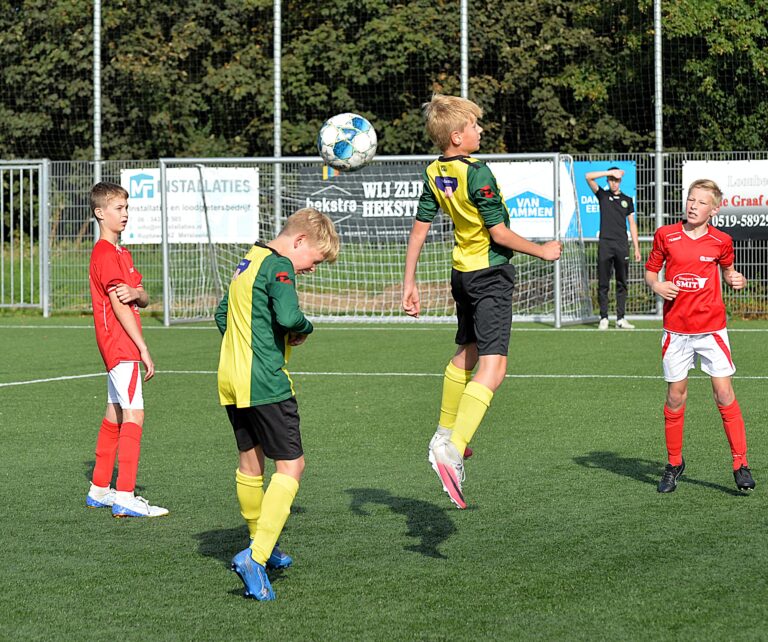 Overtuigend O12 wint de derby tegen Ternaard